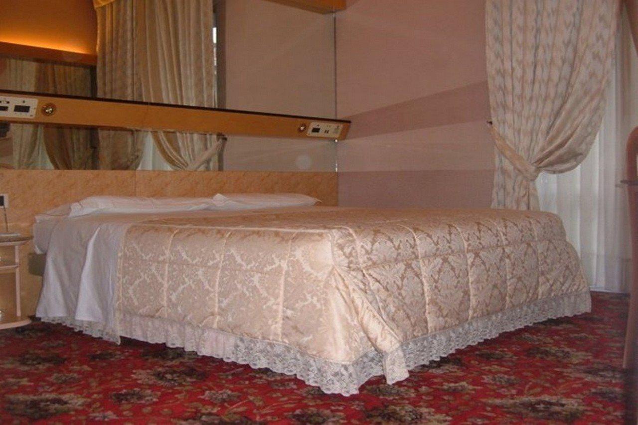 Hotel Roma ミラノ エクステリア 写真