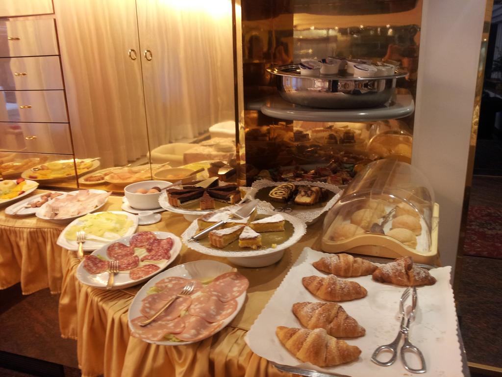 Hotel Roma ミラノ エクステリア 写真