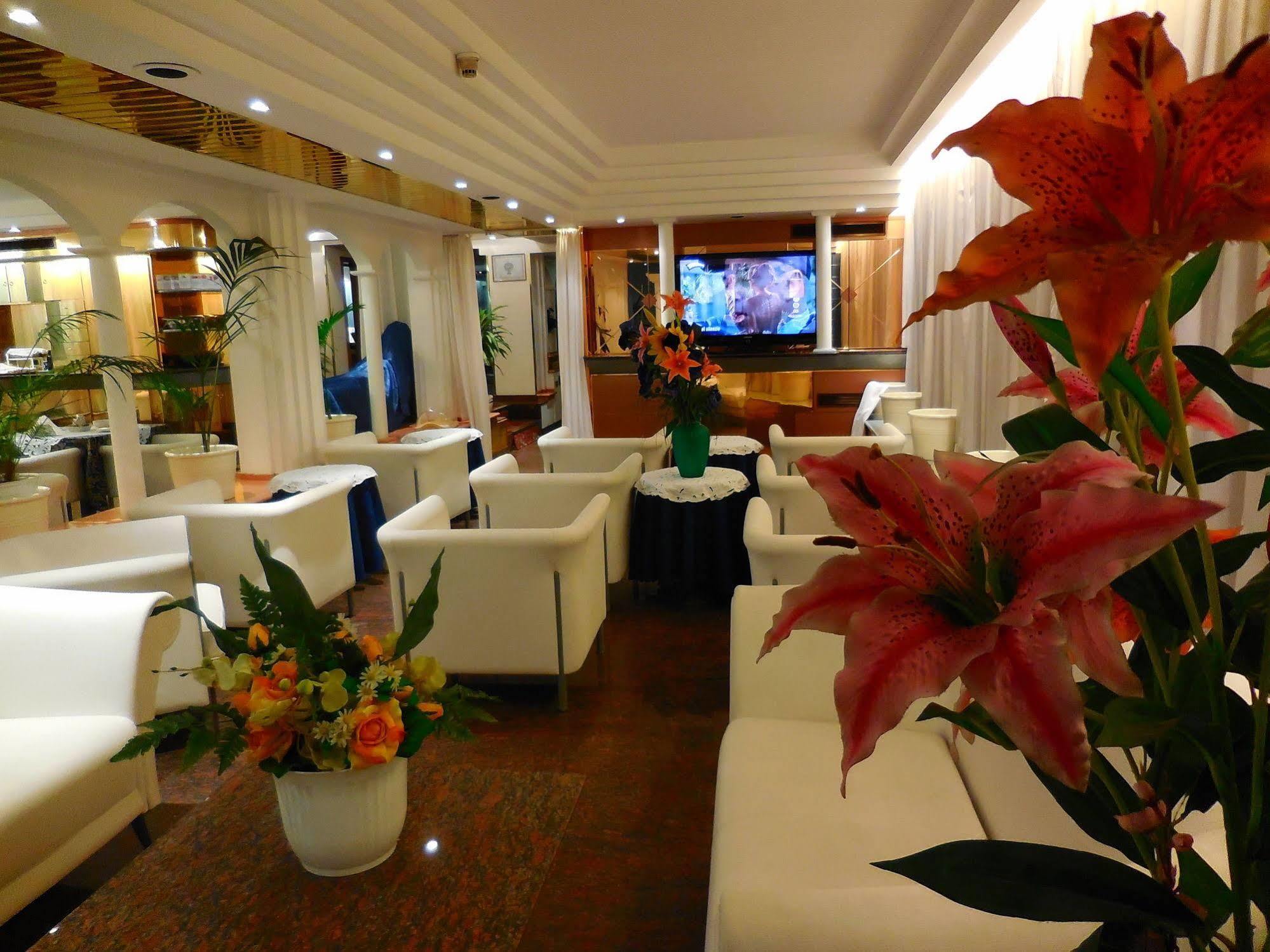Hotel Roma ミラノ エクステリア 写真